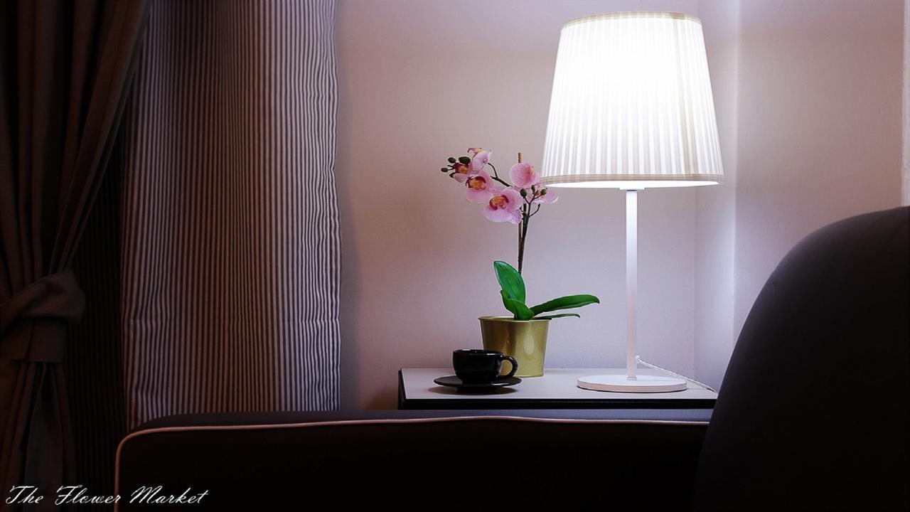The Flower Market Apartment Рим Стая снимка